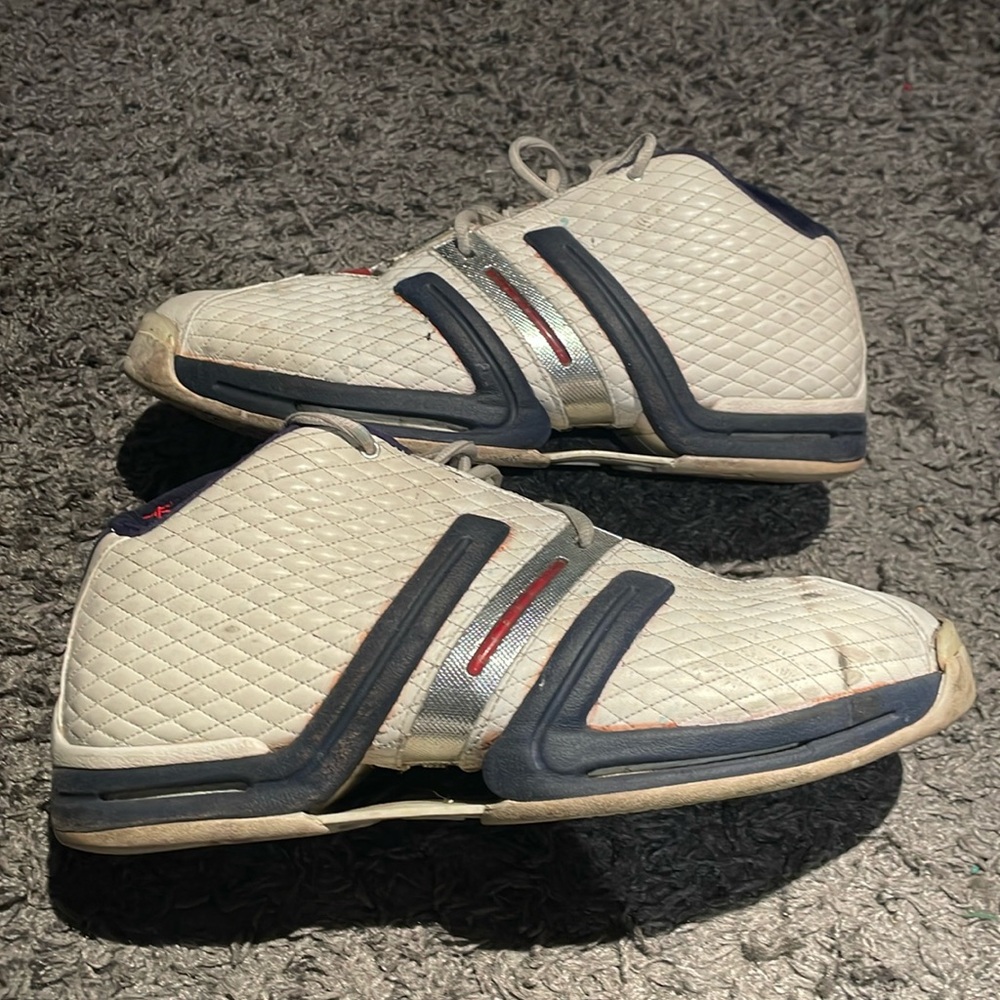 Adidas Garnett basketball shoes